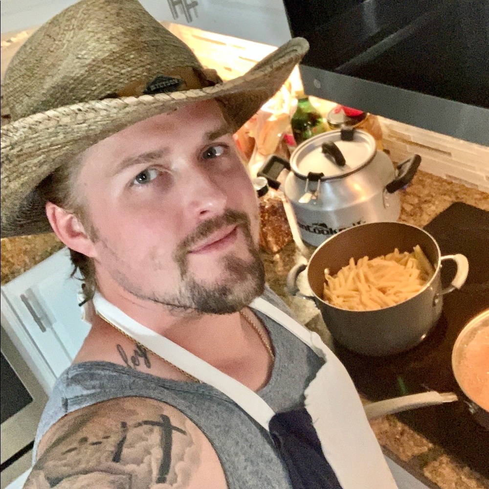 Meet your Posher, Mickey